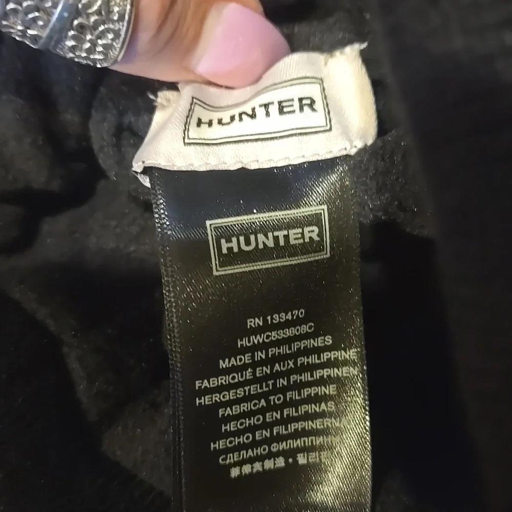 New Hunter Black Unisex Fleece Lined Beanie - Picture 10 of 10